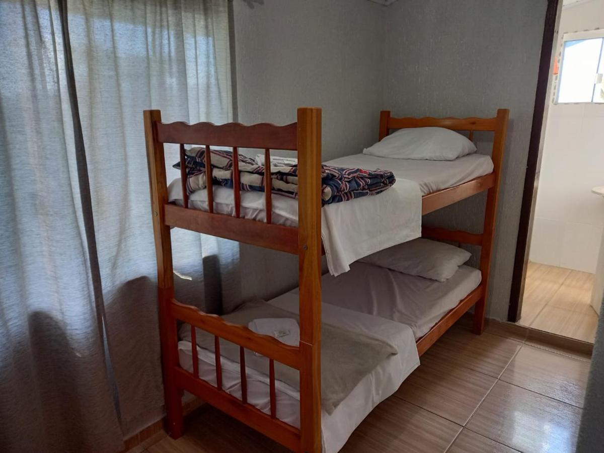 Quarto Triplo com Banheiro